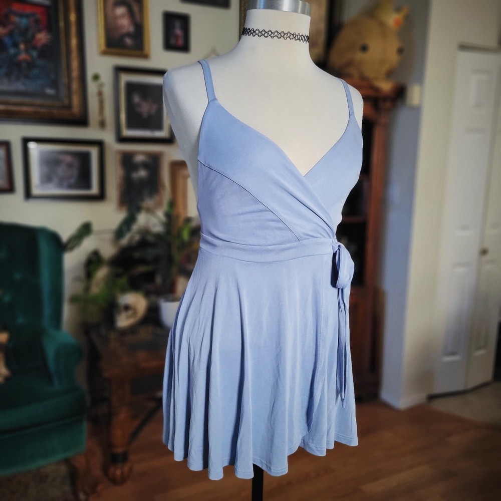 Kimchi Blue Urban Outfitters Blue Wrap Romper Sleeveless V-Neck Mini Skort Small